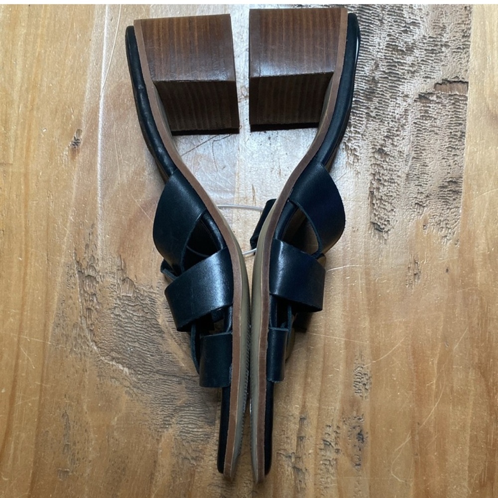 M By Bruno Magli Women's Aria Block Heel Leather Sandals Size 11 - Picture 8 of 10